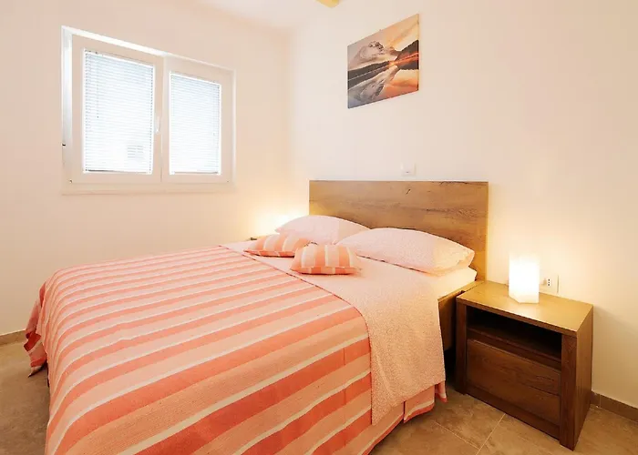 In With Sea View Balcony דירה